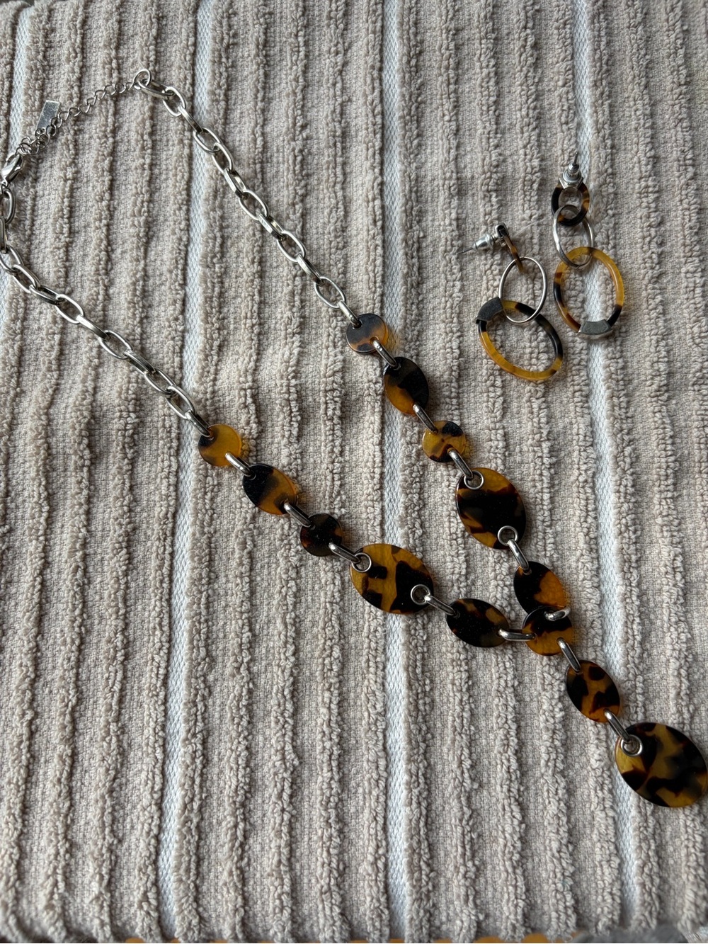 Leopard Print Link Necklace & Hoop Earrings Set - Brown - Picture 6 of 6